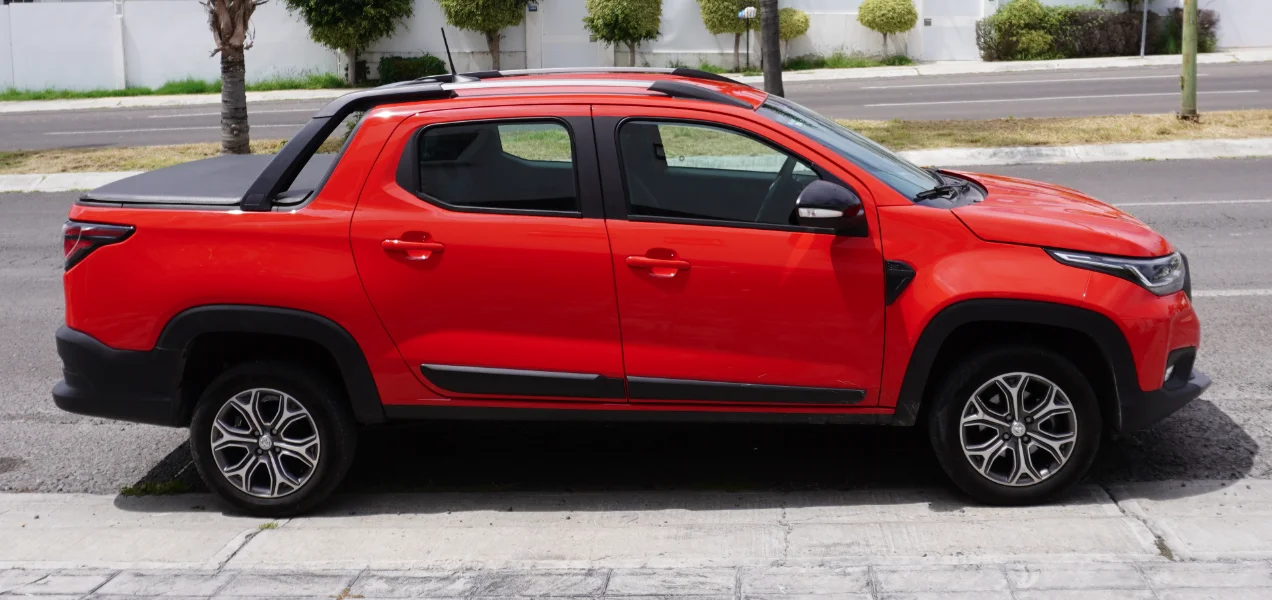 Vehículo adaptado con base giratoria manual HTRAN