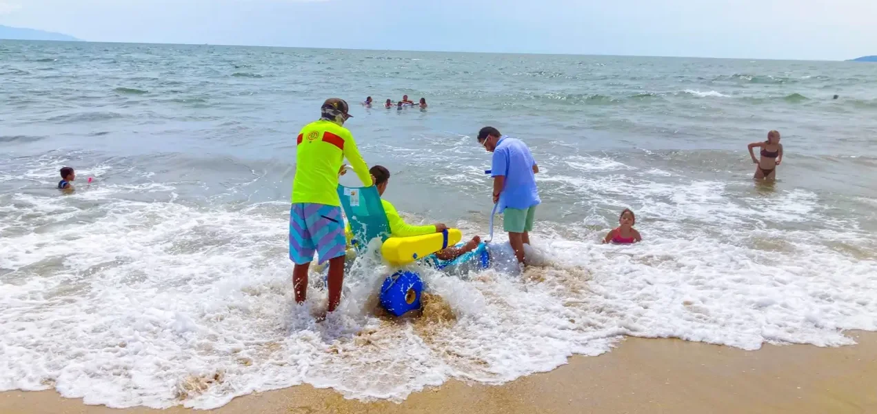 Sillas anfibias y equipamiento accesible