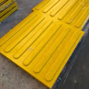 PISO PODOTÁCTIL POLICONCRETO SEGUIMIENTO